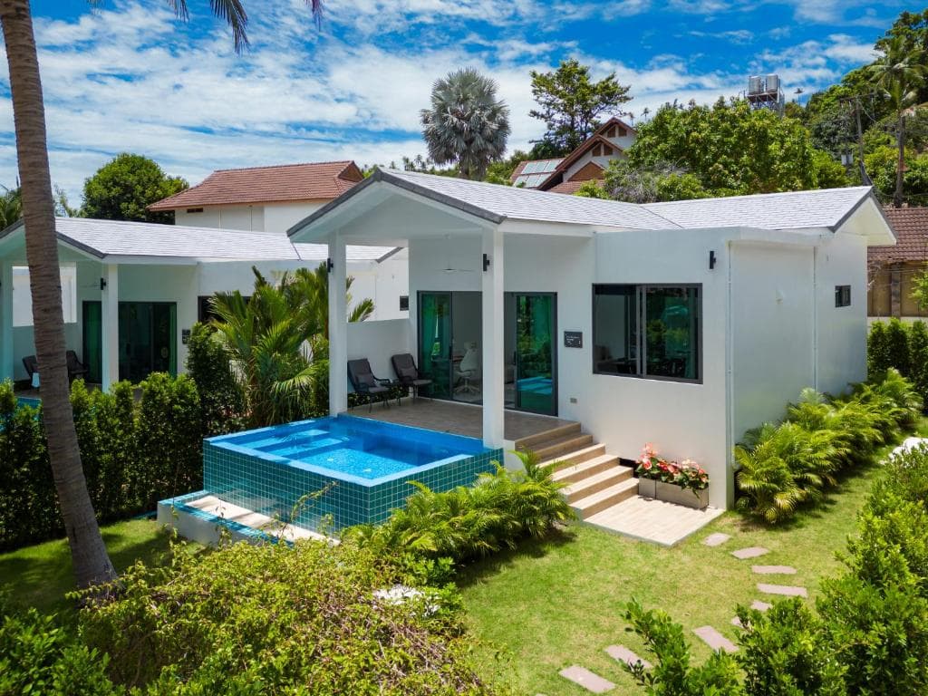 Villa 1 Bedroom exterior with private pool and bright garden