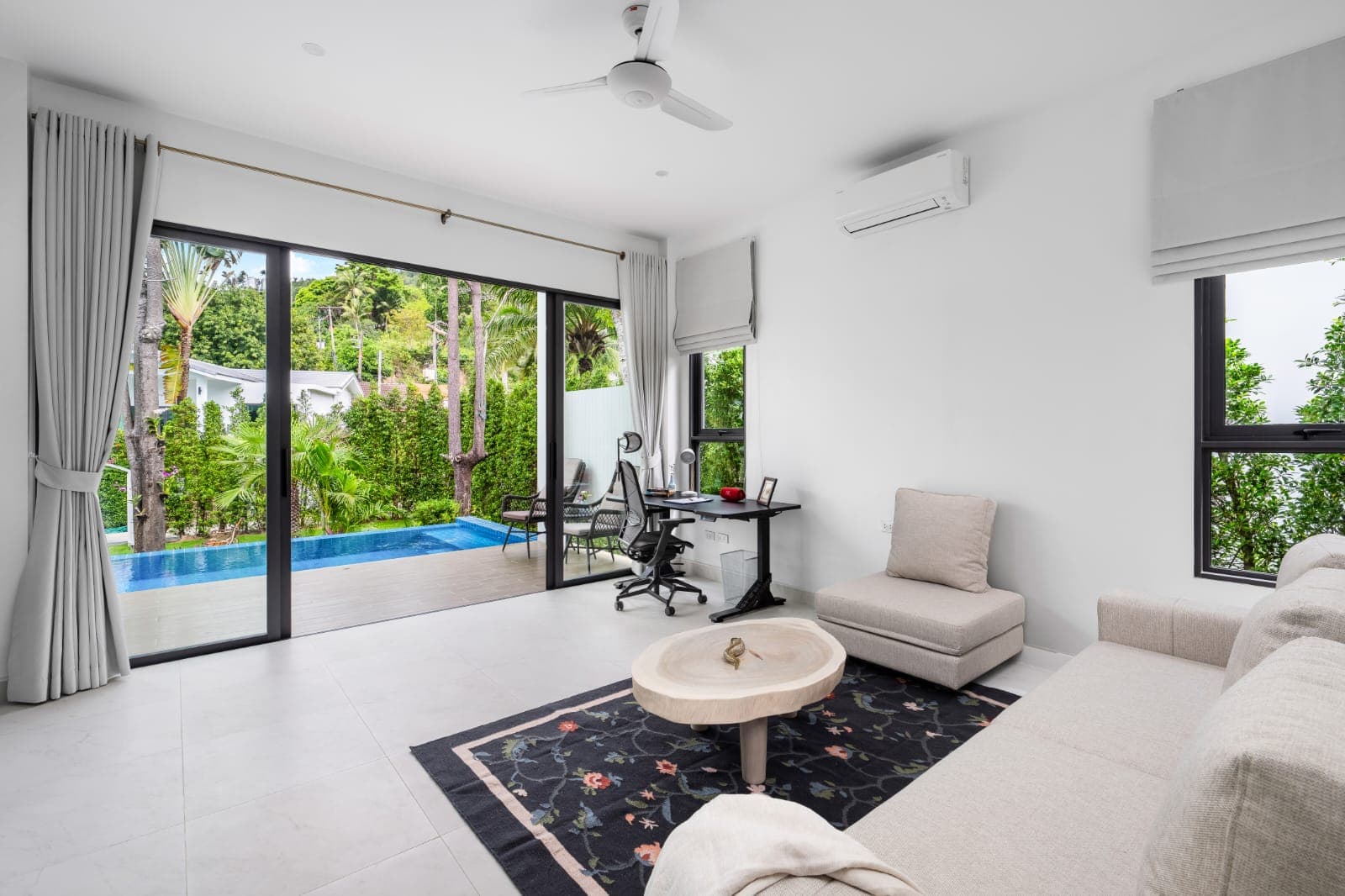 Villa 1 Bedroom Honeymoon living space beside the private pool