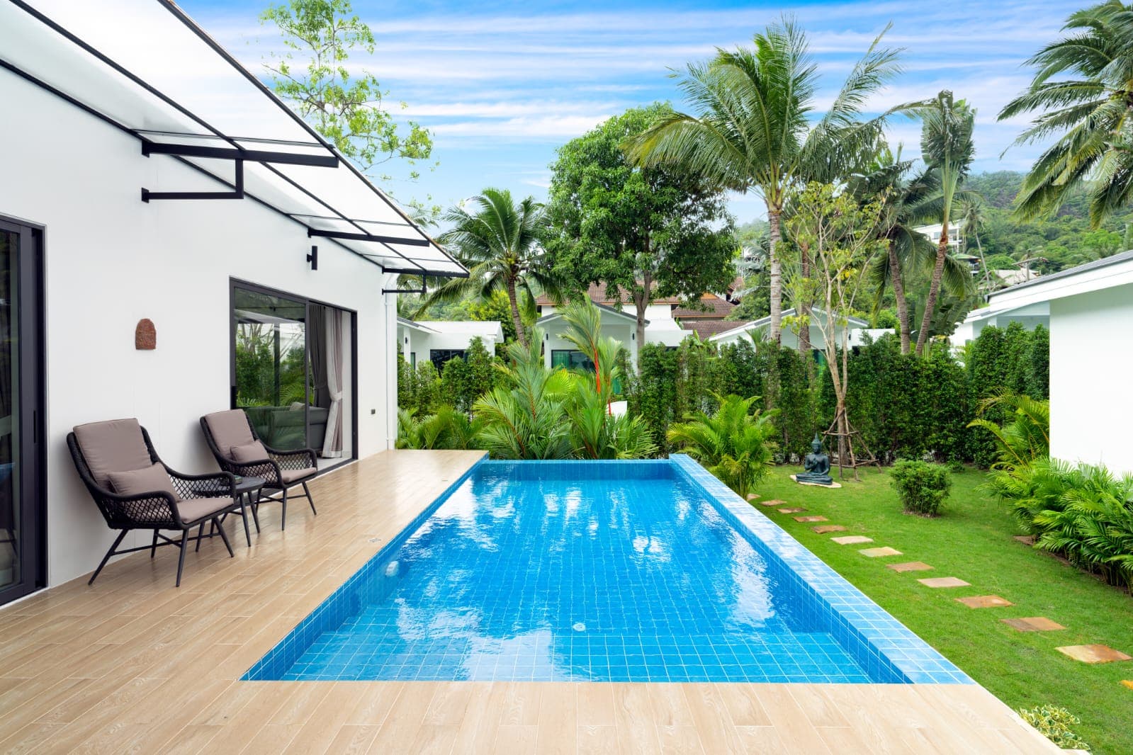Villa 2 Bedrooms private pool and tropical garden